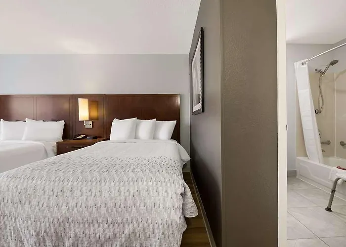 Hotel Surestay By Western East