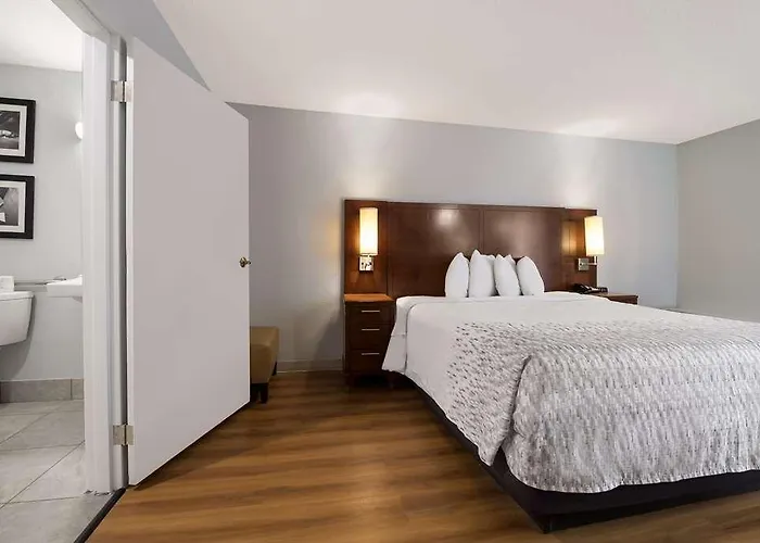 Surestay By Western East Hotel