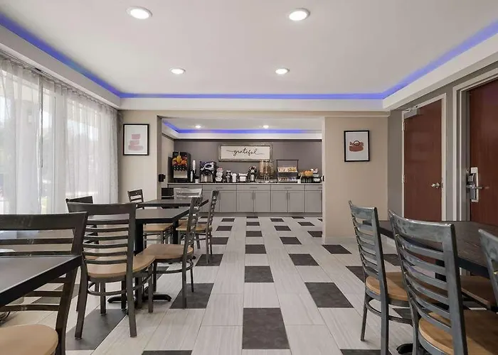 Surestay By Western East 2* Rockford